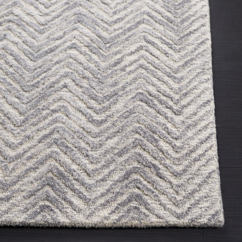 Jaylean Hand Tufted Wool/Cotton Chevron Rug in Silver, Rectangle 5' x 8'
