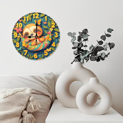 Illustration mignonne de l'horloge paresseuse avec hamac et papillons