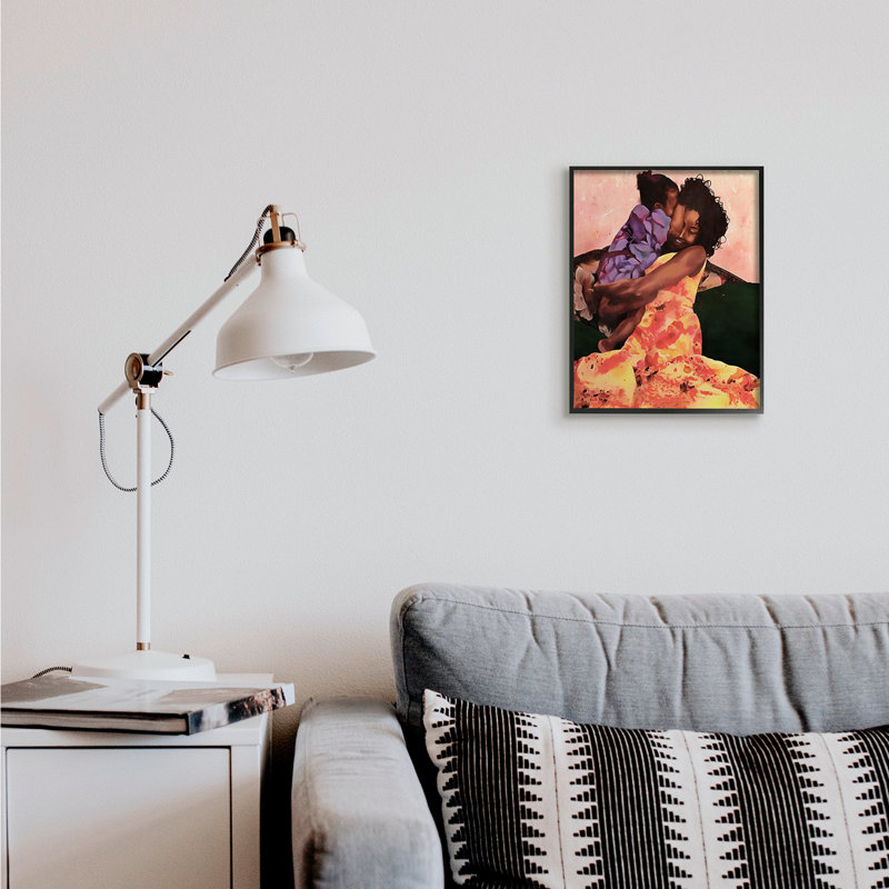 «Motherly Hug», Giclée encadrée noir minuit, H 14 po x l 11 po