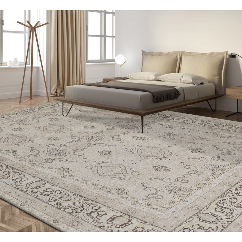 Tapis beige et brun noué à la main de haute qualité
