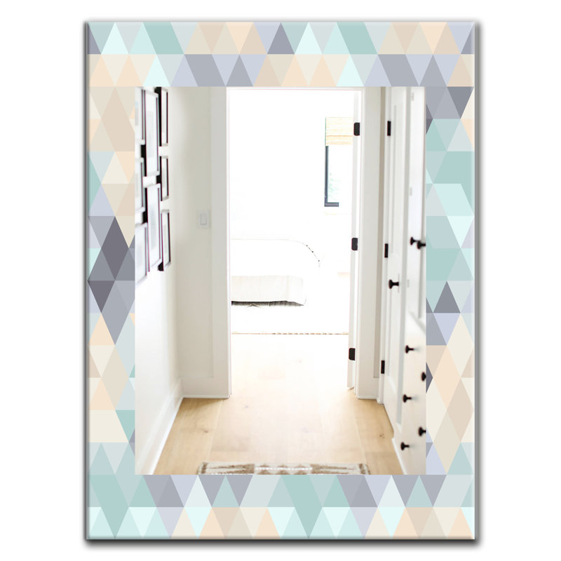 Miroir mural 28 colourfields triangulaire, H 39,4 po x l 29,5 po