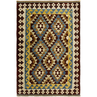 Tapis ivoire / brun / jaune à usage oriental 3 pi 10 po x 6 pi 1 po Sinclair
