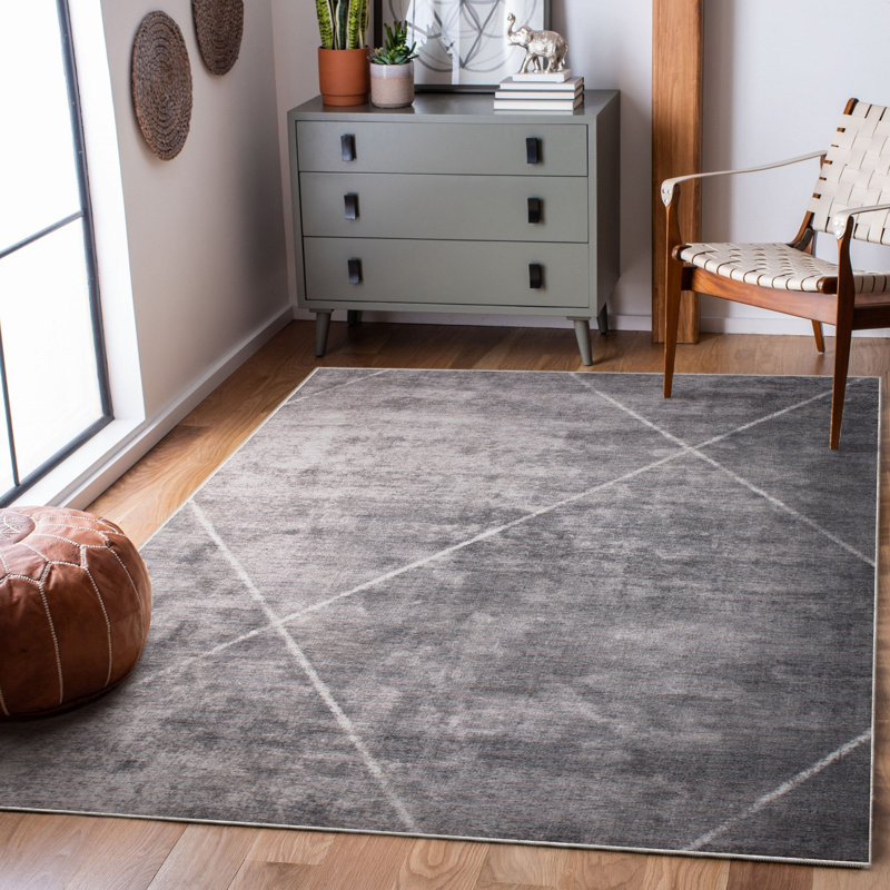 Lainhart Geometric Indoor Rug, Rectangle 5' x 7'