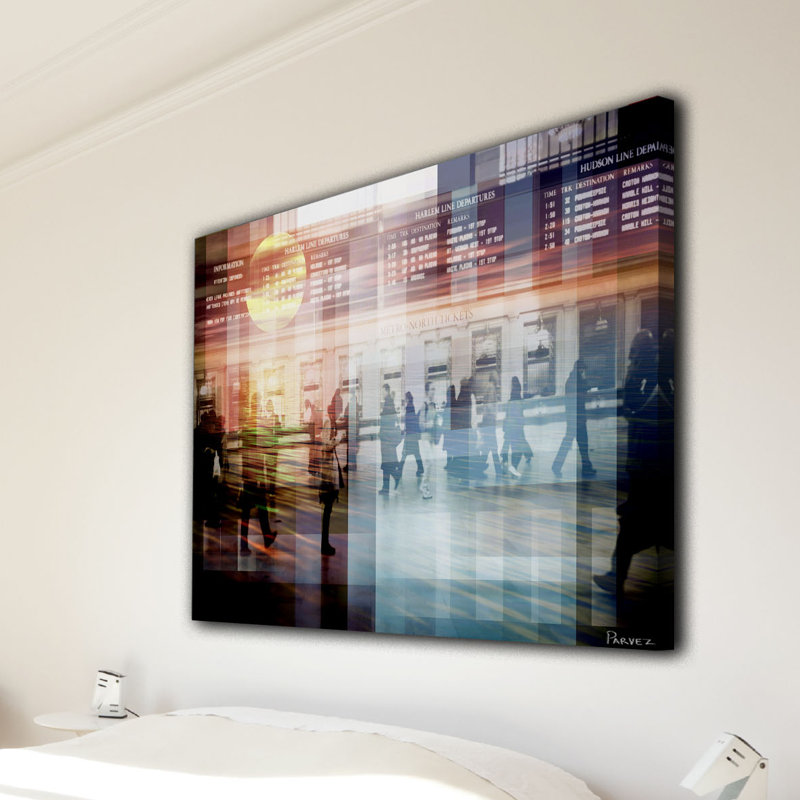 « central station » par parvez taj,, reproduction d’art sur toile tendue, 24 po x 36 po