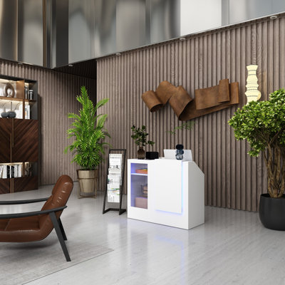 Bureau de réception en L 47,2 po avec lumières DEL et verre
