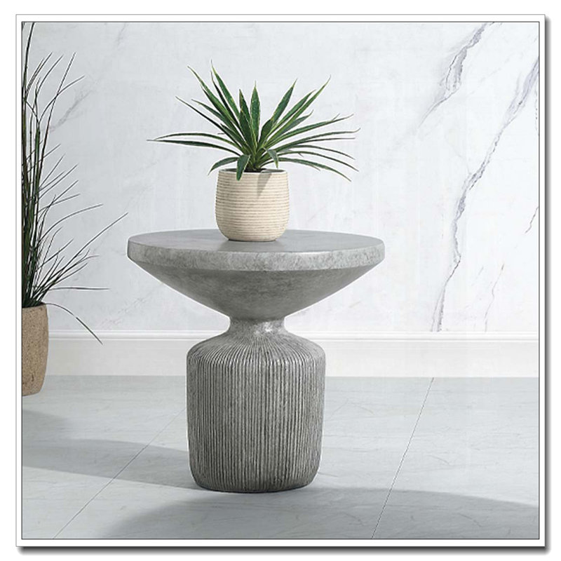 Table de bout grise vieillie avec piédestal
