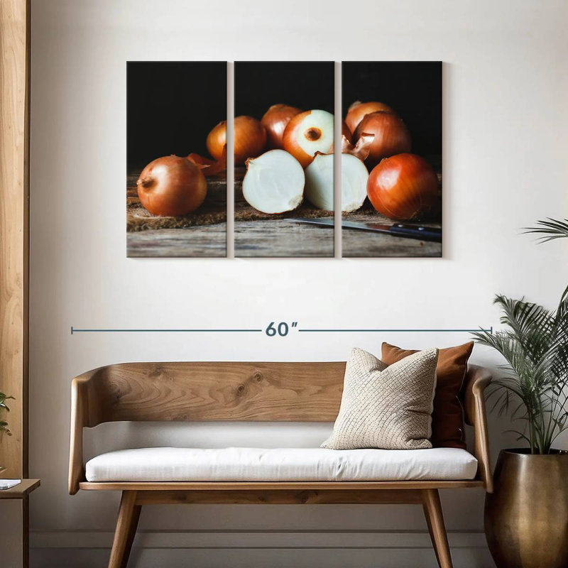 Yarlin Onions, 28" H x 45" W
