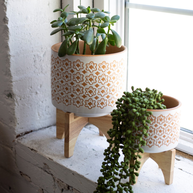 PETIT POT en céramique moutarde sur support en bois, H 7 po x l 5 po x P 5 po