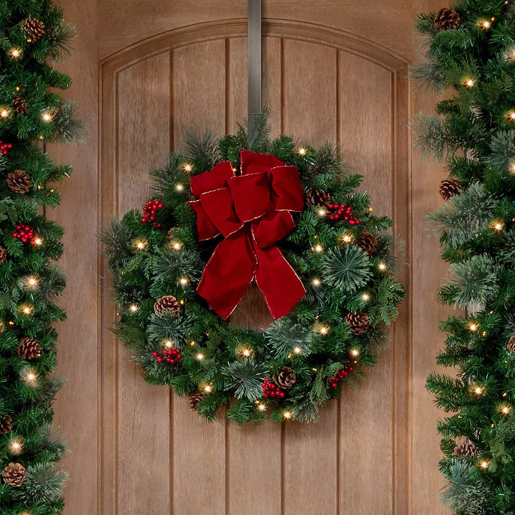 Lennis 24" Pre-Lit Wreath