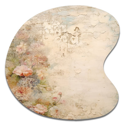 «Rustic Bouquet Pink Roses», art mural asymétrique en métal en forme de goutte de rose