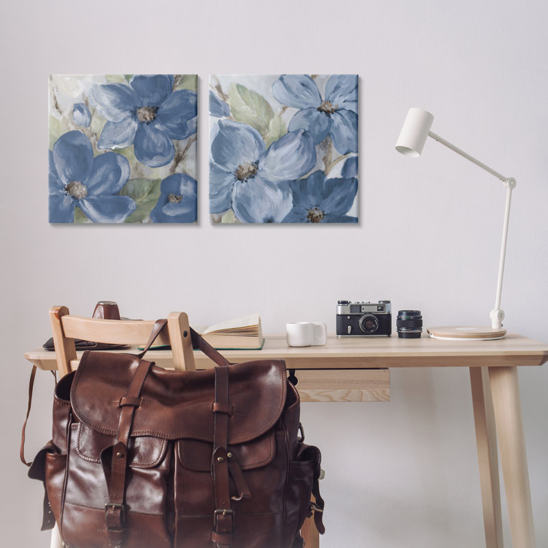"Blue Blooming Petals", ensemble de 2 toiles murales par Lanie Loreth, H 17 po x l 17 po