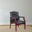 Fauteuil capitonné en similicuir de l 26,57 po