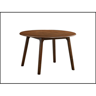 Ensemble de salle à manger à finition noyer 5 pièces avec chaises confortables et table spacieuse Keiki, parfait pour les réunions de famille et les maisons modernes.