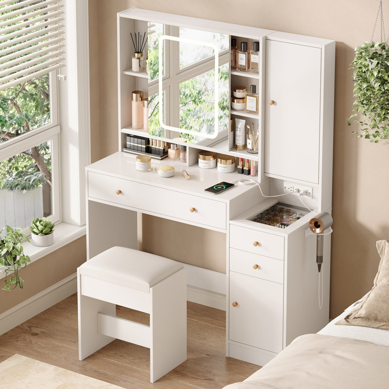 Coiffeuse Farhadbek, Blanc