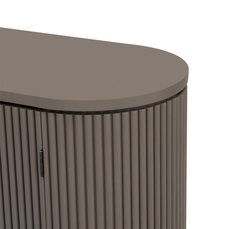 Armoire de rangement à portes verticales à rayures verticales avec poignées en métal, tablettes réglables pour une organisation moderne et polyvalente