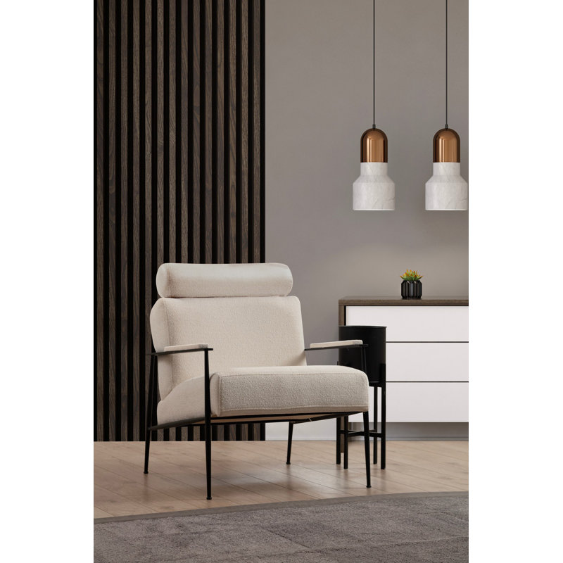Élégant fauteuil à oreilles, couleur blanc et chameau, 29,5 po x 31,5 po x 35,4 po | Structure en bois de hêtre et en carton, tissu 100% polyester | Coussins en mousse et en plumes gris doux | Dossier fixe | Design moderne élégant avec pieds en mét