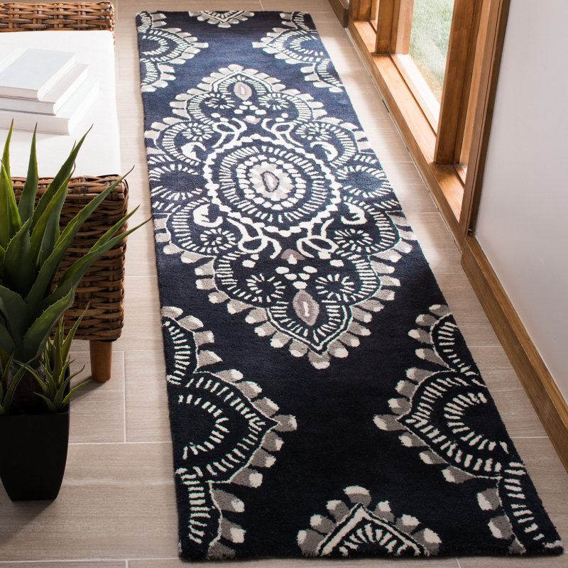 Kouerga bHand Tufted Wool Geometric Rug, Runner 2'3" x 7'