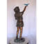 Statue fille en sable avec deux oiseaux bleus - sculpture de haute qualité coulée à la main, L 25 po x l 23 po x H 41 po