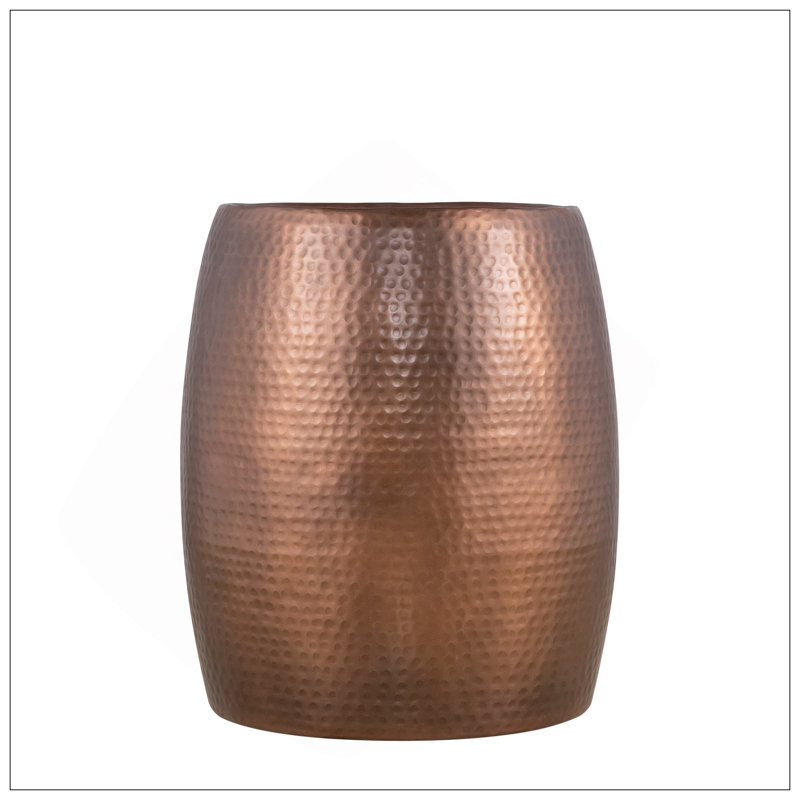 Table de bout, table d'appoint moderne et moderne en aluminium martelé à la main avec finition martelée 21 po
