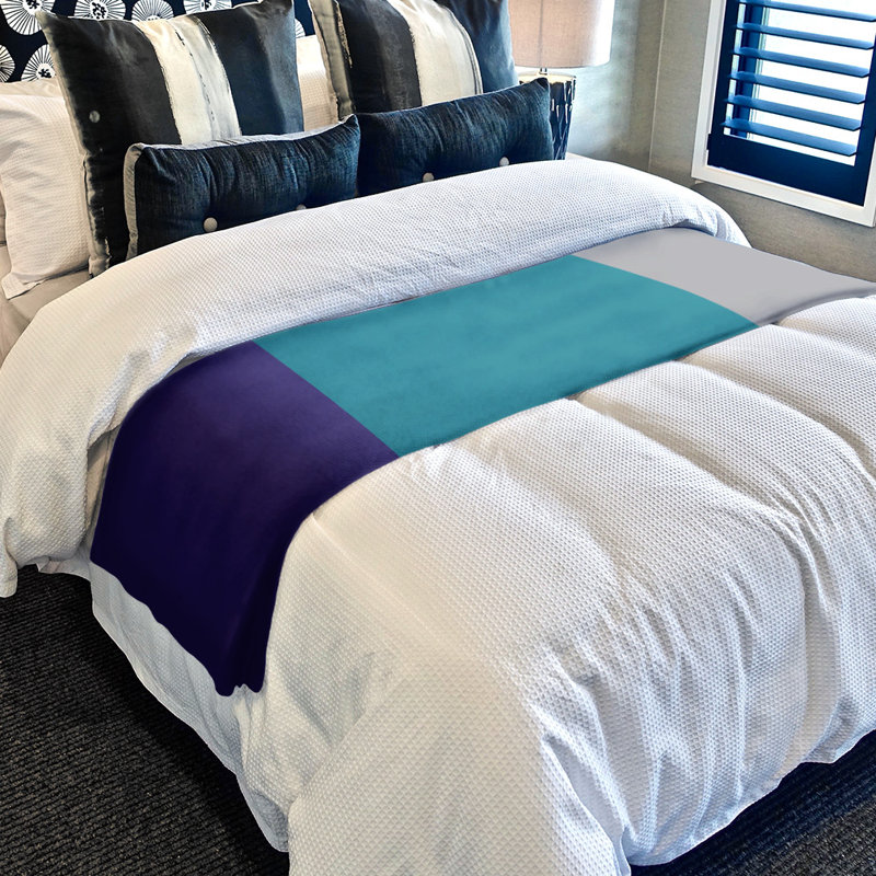 Couverture polaire basket Charlotte, l 32,5 po x L 42,5 po, Mauve foncé / bleu sarcelle / gris