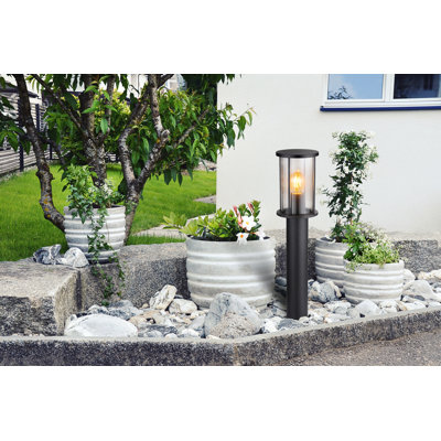 Ladashia Lamp Post (Full)