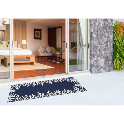 Tapis touffeté à la main à motif floral Bellavia