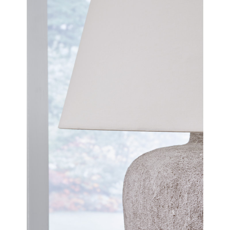Vianeth Metal Table Lamp