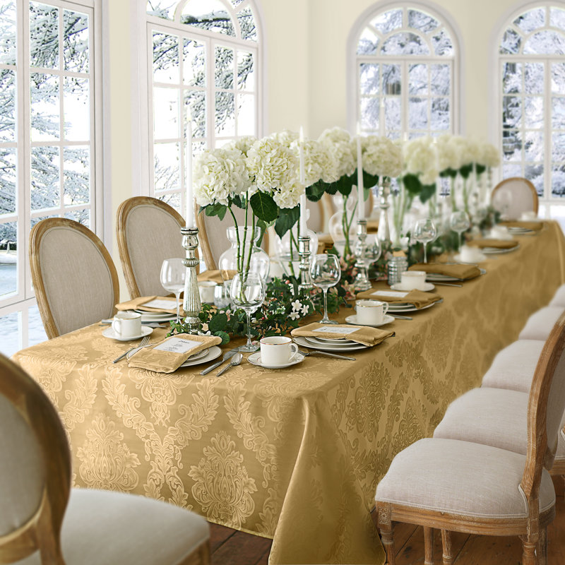 Nappe en jacquard de polyester uni à damas floral Burchfield, L 120 po x l 60 po, Or