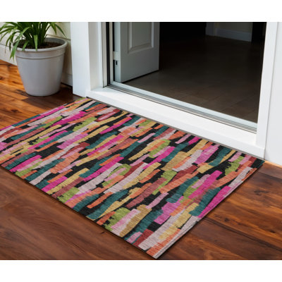 Tapis intérieur lavable rayé rose 3 pi x 5 pi HomeRoots