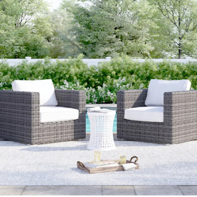 2 fauteuils d'extérieur entièrement assemblés, profil contemporain et résistants aux intempéries, pour fauteuils de terrasse (2) avec coussins, structure thermolaquée, lignes épurées, housses amovibles, convenant à
