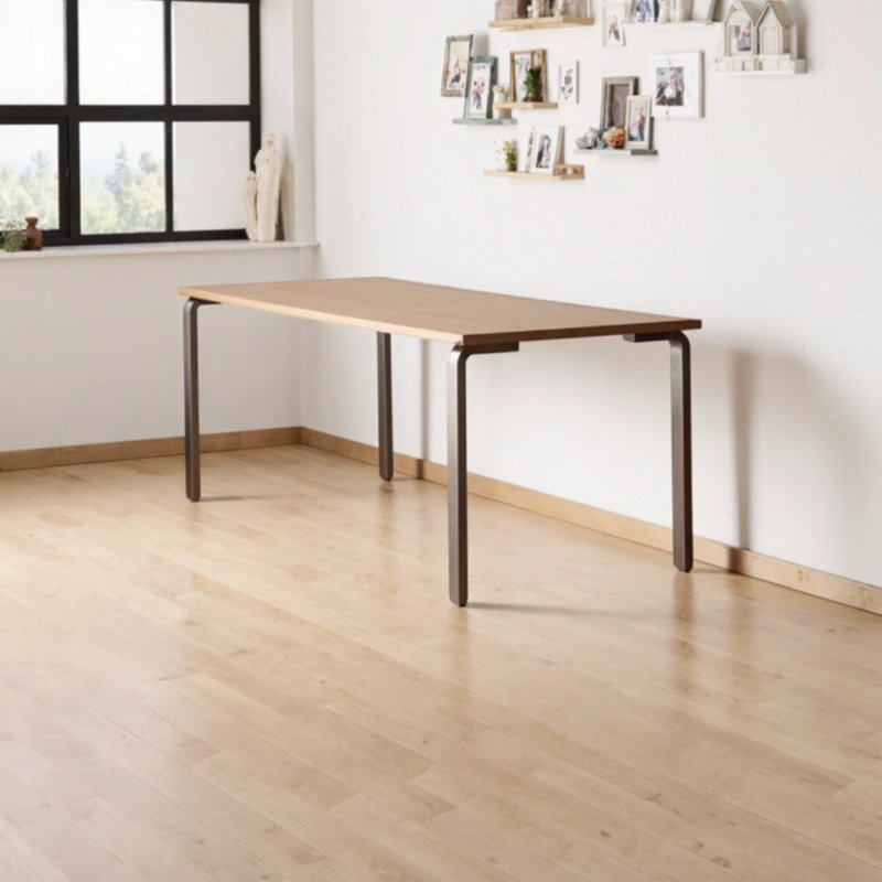 Bureau simple de couleur bois