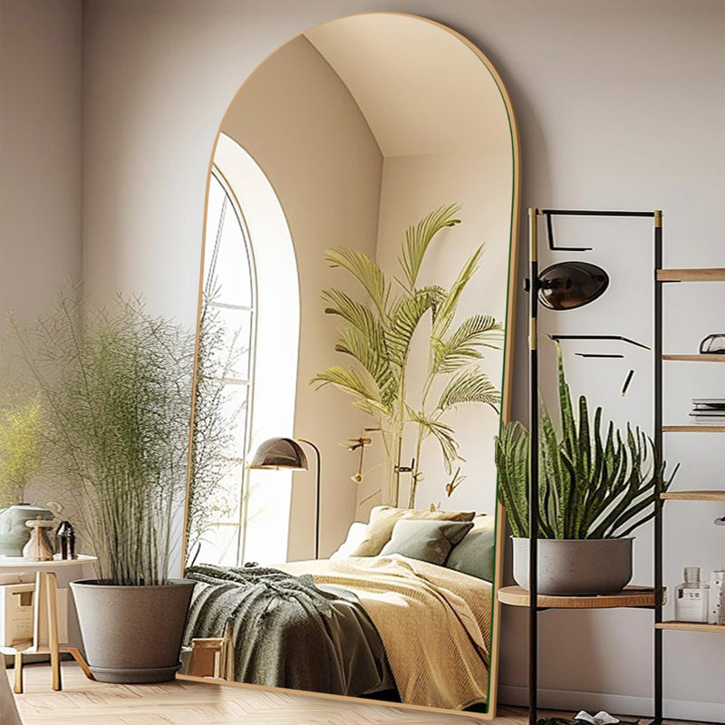 Miroir pleine grandeur surdimensionné et arqué en bois, Doré, 71 po x 32 po