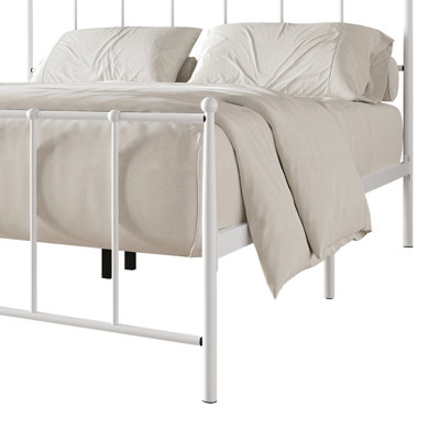 Makaelyn Metal Bed