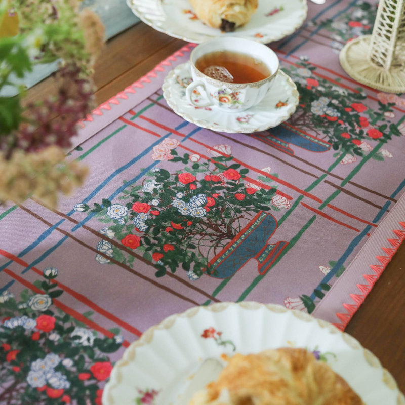 Table Runner La Vie en Rose, 16" x 136" Runner
