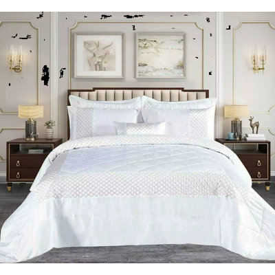 Polyester Bedspread with Pillow Shams
