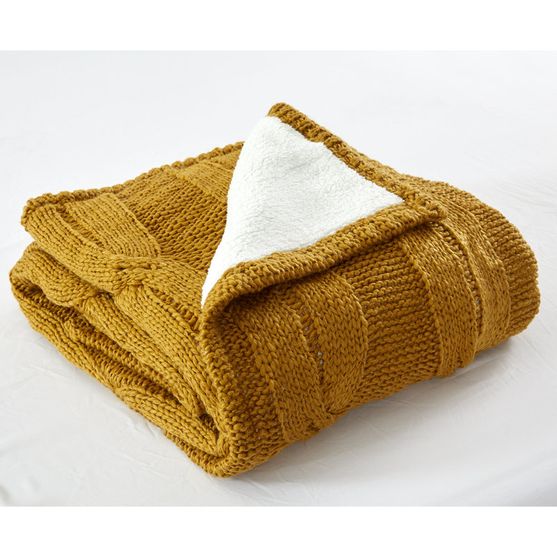 Edda Modern Throw, Gold