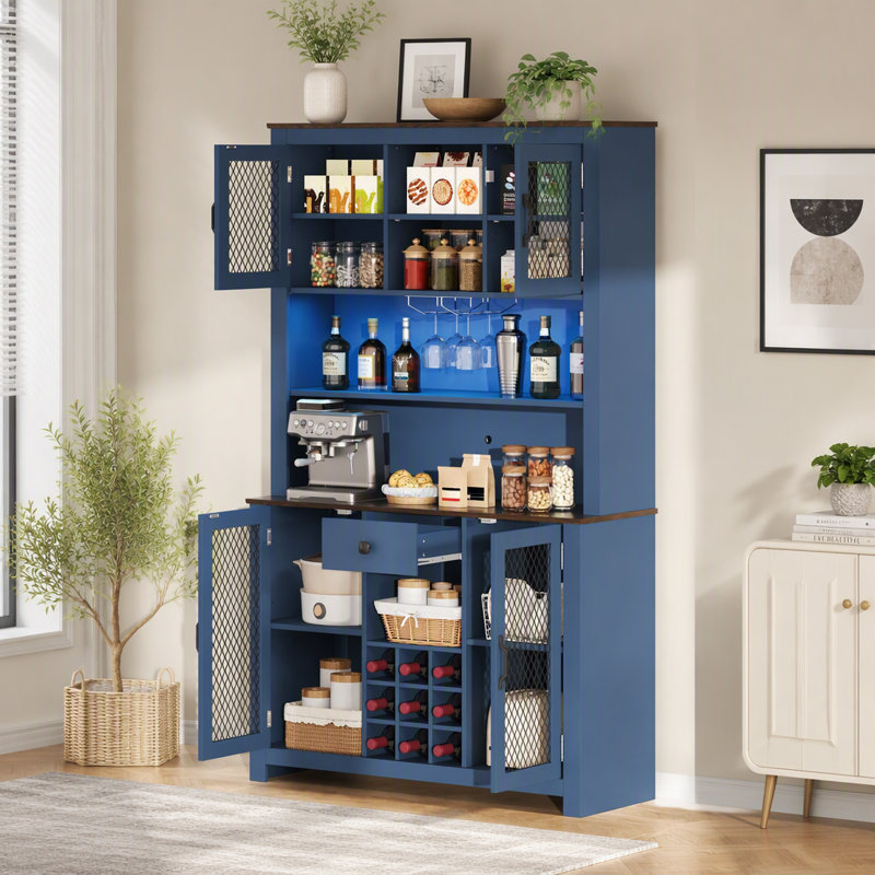 Buffet de rangement rustique pour garde-manger avec prises à DEL, portes, tablettes et porte-bouteilles pour salle à manger