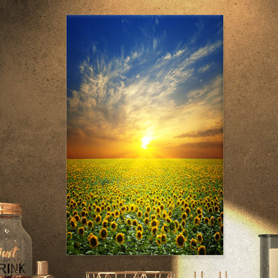 «Beauty Sunset over Sunflowers Field», reproduction de photo sur toile tendue