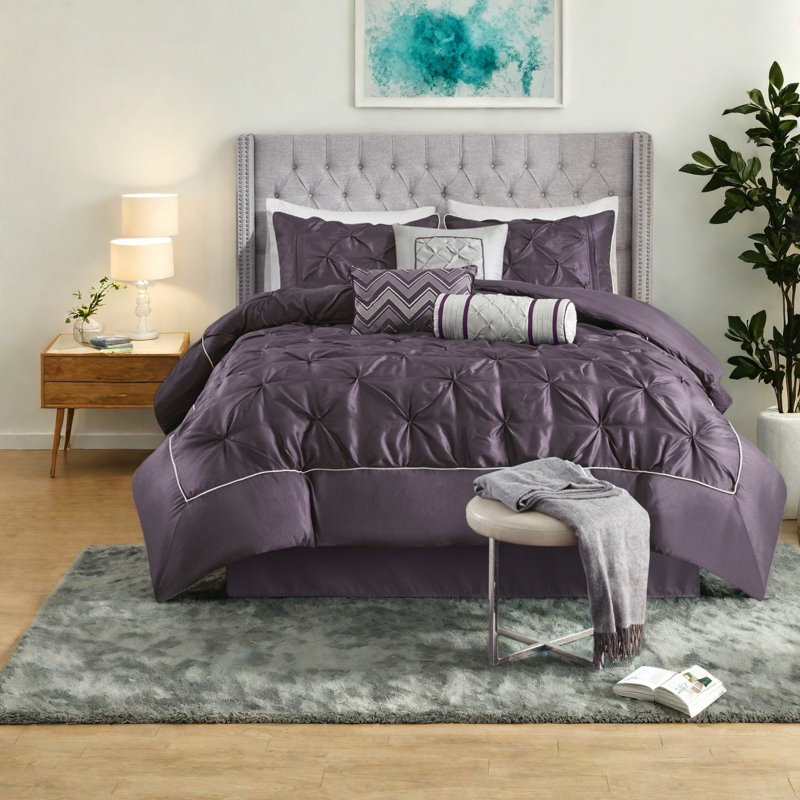 Ensemble de literie élégant en prune, doux capitonnage en polyester pour une maison moderne