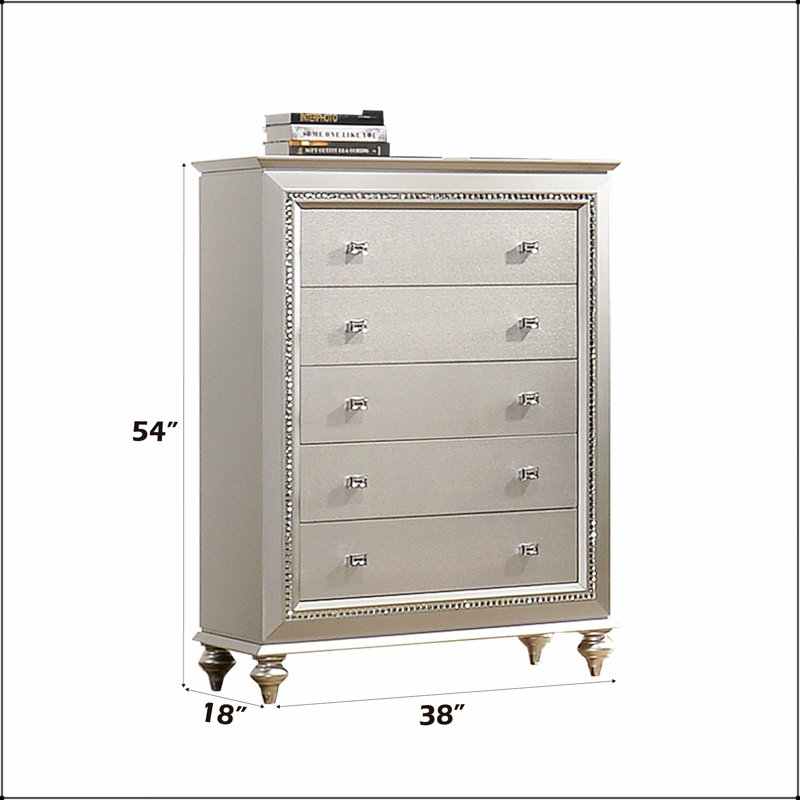 Commode à finition champagne Kaitlyn avec bordure en cristal et tiroirs spacieux pour des solutions de rangement élégantes