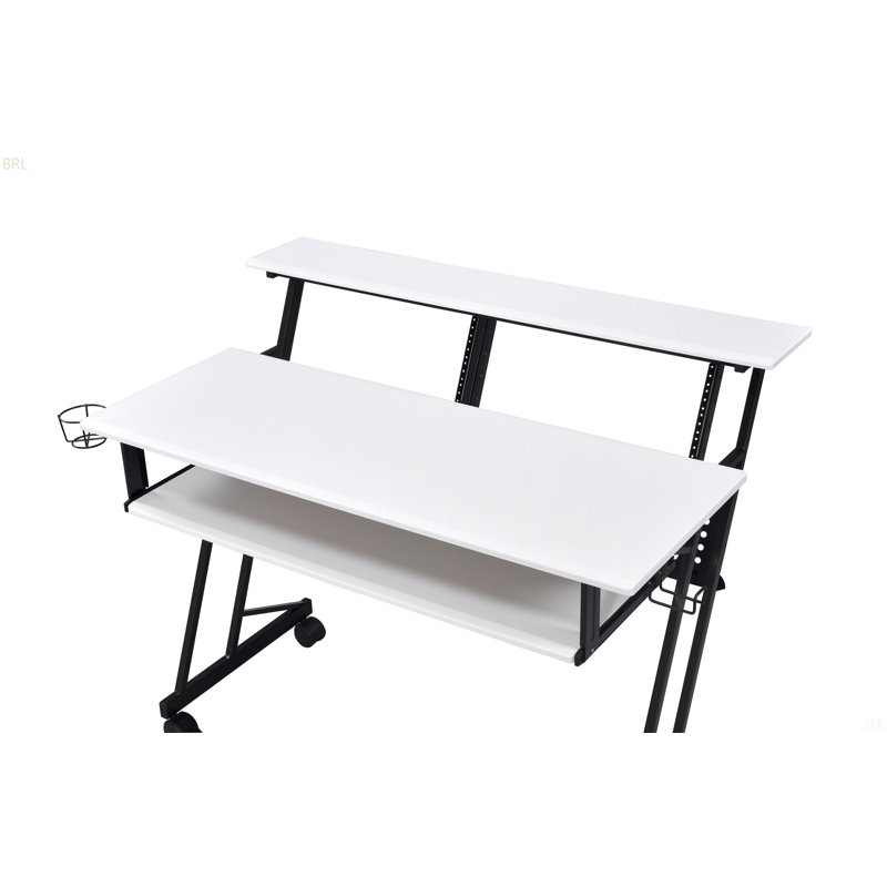Bureau de studio d'enregistrement de musique blanc et noir