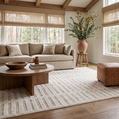 Tapis intérieur moderne, beige crème.