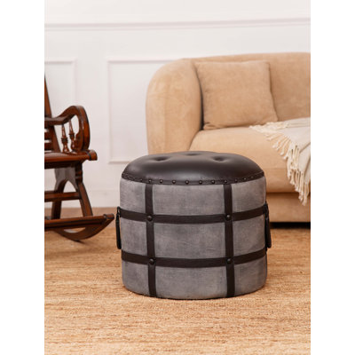 Pouf rond en fer et en cuir fabriqué à la main écologique (22,5 po x 22,5 po x 21 po) Williston Forge