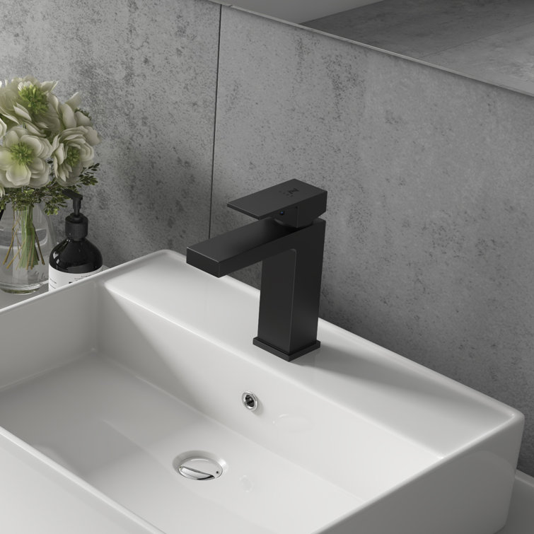 Single-Hole Single-handle Bathroom Faucet with Drain Assembly
