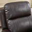 Fauteuil inclinable électrique en simili cuir 39 po avec clous Dulles