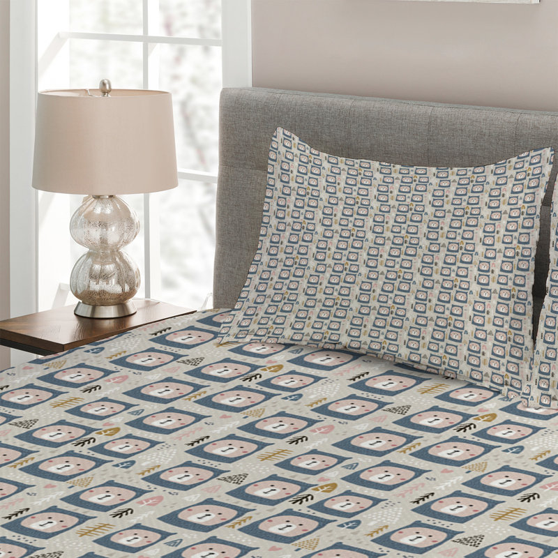 Doodle Polyester Coverlet, King Bedspread + 2 Shams