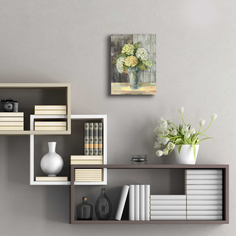 «Yellow Hydrangea Gray» par Carol Rowan, H 16 po x l 12 po x P 0,13 po