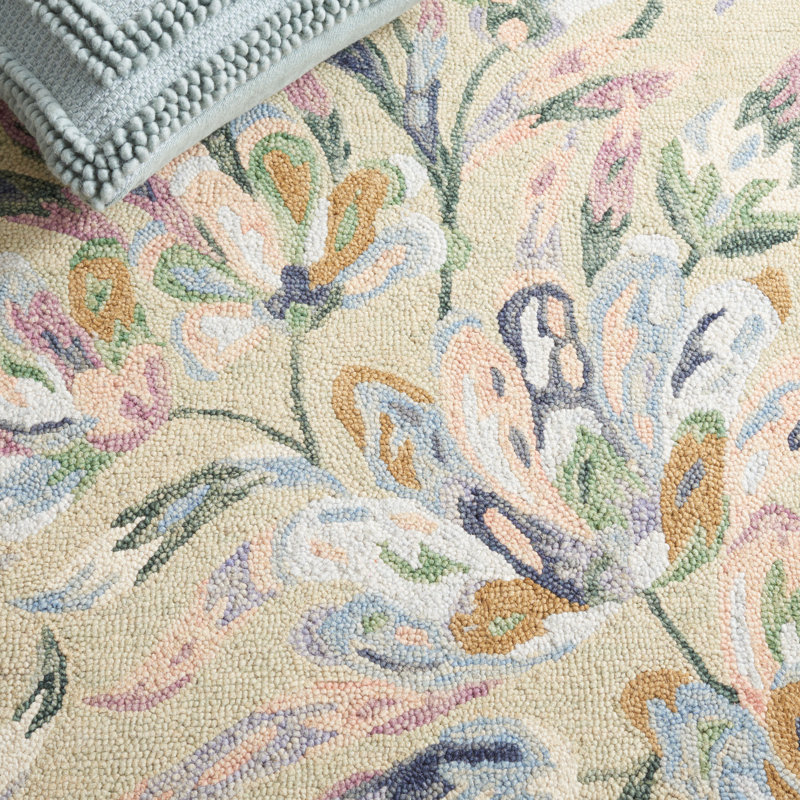 Lyia Hand Tufted Wool/Cotton Floral Rug in Blue/Green/Beige, Rectangle 5' x 8'