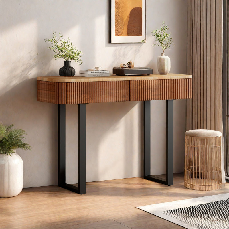 Table d'entrée en bois massif avec design cannelé, console rétro minimaliste avec rangement, table de canapé étroite avec pieds pour le hall d'entrée du salon