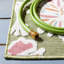 Tapis intérieur / extérieur à motif floral vert / rose Mattalyn-833715398